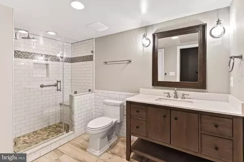 Bath - 22103 Vantage Pointe Pl, Ashburn, VA 20148 photo 2 of 2