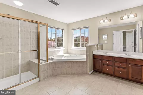 Bath - 22103 Vantage Pointe Pl, Ashburn, VA 20148 photo 1 of 2