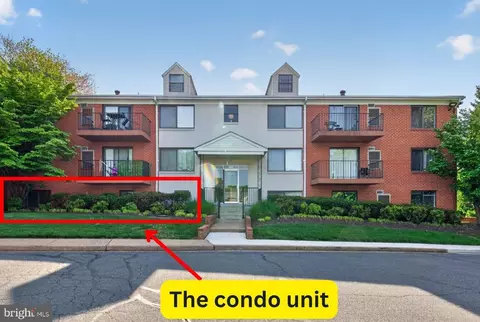 125 N Clubhouse Dr SW #1, Leesburg, VA 20175