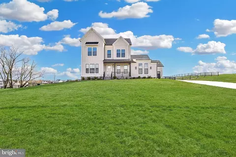 38732 Silver King Cir, Waterford, VA 20197