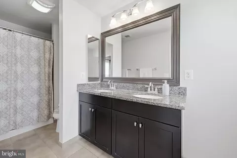 Bath - 22631 Hawkbill Sq, Brambleton, VA 20148 photo 1 of 2