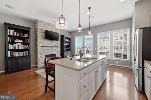 Kitchen - 22631 Hawkbill Sq, Brambleton, VA 20148 photo 5 of 5