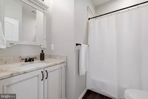 Entry Way - 22631 Hawkbill Sq, Brambleton, VA 20148 photo 7 of 10
