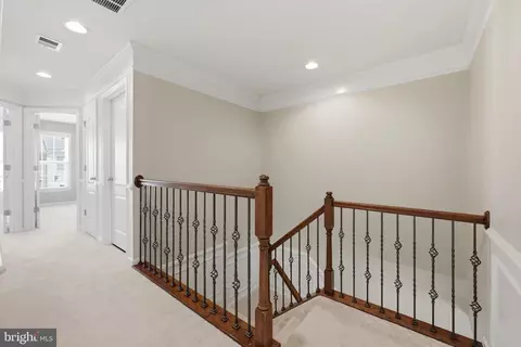 Entry Way - 22631 Hawkbill Sq, Brambleton, VA 20148 photo 9 of 10