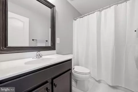 Bath - 22631 Hawkbill Sq, Brambleton, VA 20148 photo 2 of 2