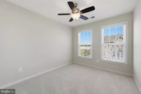 Bedroom - 22631 Hawkbill Sq, Brambleton, VA 20148 photo 3 of 4