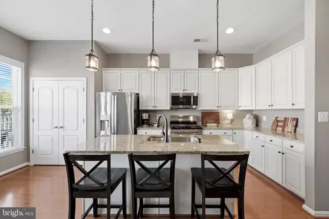 Kitchen - 22631 Hawkbill Sq, Brambleton, VA 20148 photo 3 of 5
