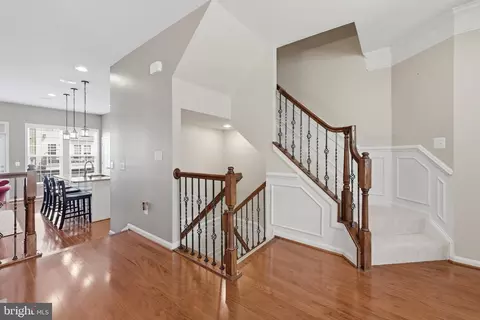 Entry Way - 22631 Hawkbill Sq, Brambleton, VA 20148 photo 6 of 10