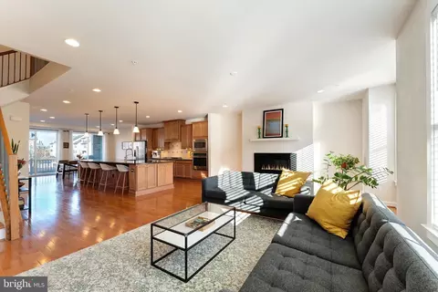 22477 Foundation Dr, Ashburn, VA 20148