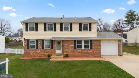 108 N Garfield Rd, Sterling, VA 20164