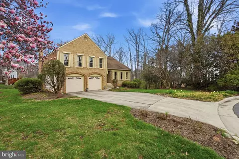 Exterior - 7 Wickham Ct, Sterling, VA 20165 photo 2 of 13