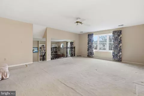 Living - 7 Wickham Ct, Sterling, VA 20165 photo 5 of 6