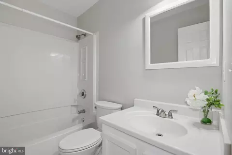 Bath - 3 Worthington Ct, Sterling, VA 20165 photo 1 of 2
