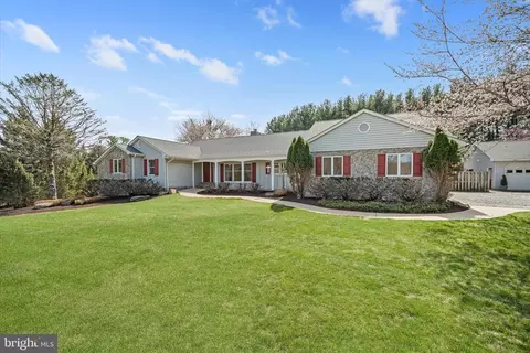 Exterior - 17536 Mariah Mountain Ln, Round Hill, VA 20141 photo 5 of 17