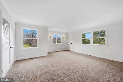 Bedroom - 17536 Mariah Mountain Ln, Round Hill, VA 20141 photo 2 of 7