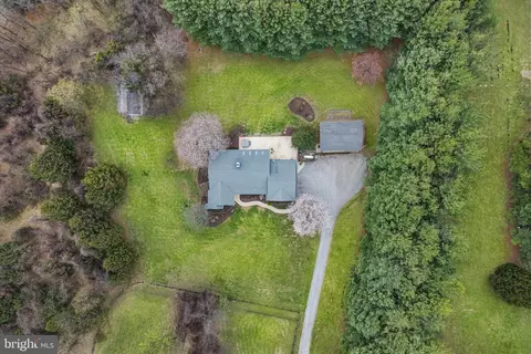 View/Area - 17536 Mariah Mountain Ln, Round Hill, VA 20141 photo 5 of 5