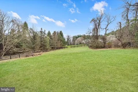 Exterior - 17536 Mariah Mountain Ln, Round Hill, VA 20141 photo 14 of 17