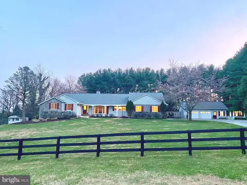 Exterior - 17536 Mariah Mountain Ln, Round Hill, VA 20141 photo 2 of 17