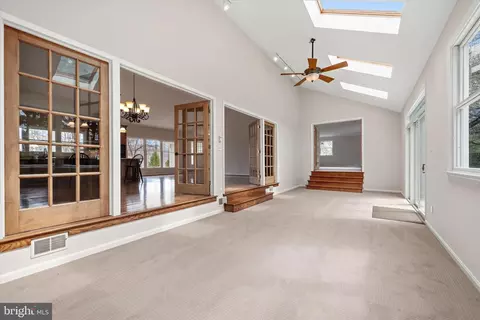 Entry Way - 17536 Mariah Mountain Ln, Round Hill, VA 20141 photo 2 of 5