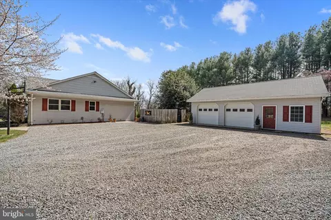 Exterior - 17536 Mariah Mountain Ln, Round Hill, VA 20141 photo 6 of 17