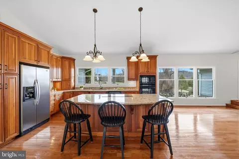 Kitchen - 17536 Mariah Mountain Ln, Round Hill, VA 20141 photo 2 of 2