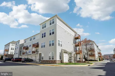 24628 Byrne Meadow Sq #303, Aldie, VA 20105