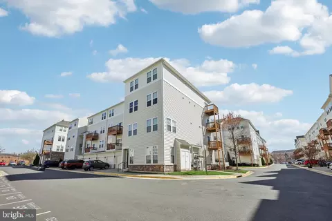 24628 Byrne Meadow Sq #303, Aldie, VA 20105