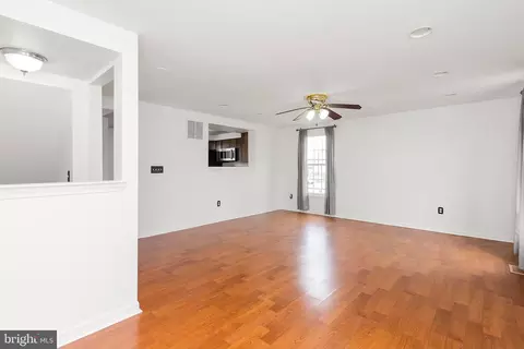 45310 Gable Sq, Sterling, VA 20164 photo 10