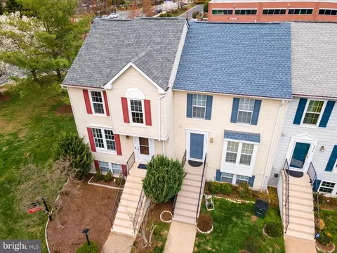 45310 Gable Sq, Sterling, VA 20164 photo 2