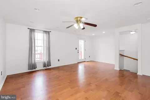 45310 Gable Sq, Sterling, VA 20164 photo 11