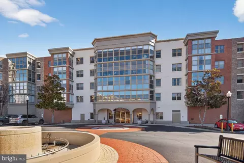 19360 Magnolia Grove Sq #108, Leesburg, VA 20176