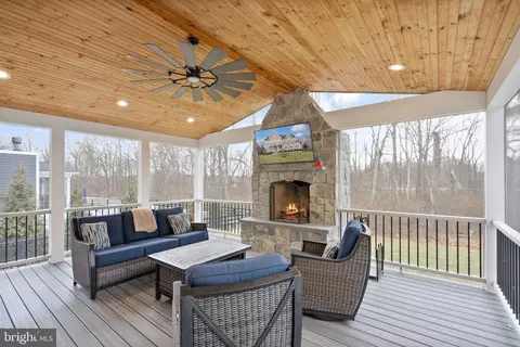 41123 Hickory Hedge Pl, Aldie, VA 20105