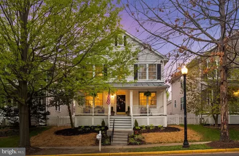 20321 Vermeer St, Ashburn, VA 20147
