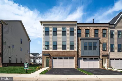 42970 Truman Ter, Ashburn, VA 20148