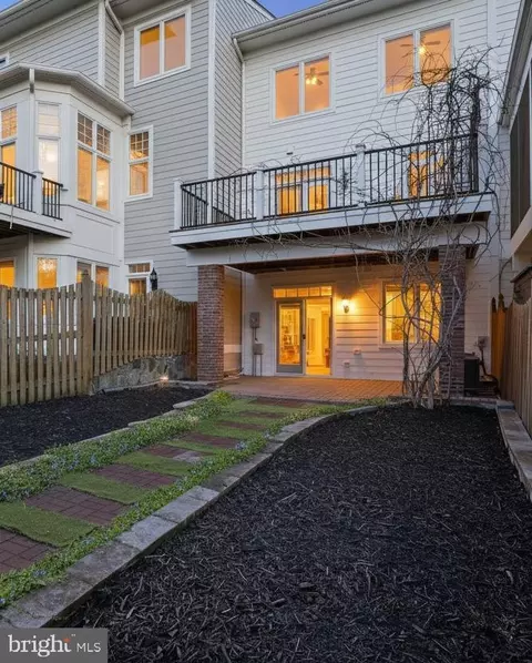 43569 Wild Indigo Ter, Leesburg, VA 20176