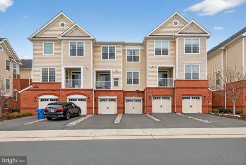 23255 Milltown Knoll Sq #104, Ashburn, VA 20148