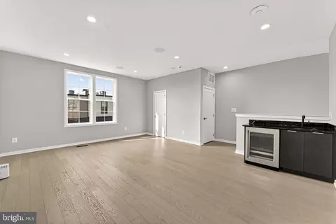 Living - 43433 Wilcox Ter, Ashburn, VA 20148 photo 4 of 8