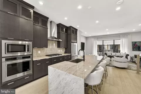 Kitchen - 43433 Wilcox Ter, Ashburn, VA 20148 photo 6 of 10