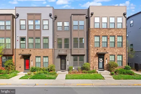 22308 Seabring Ter, Ashburn, VA 20148