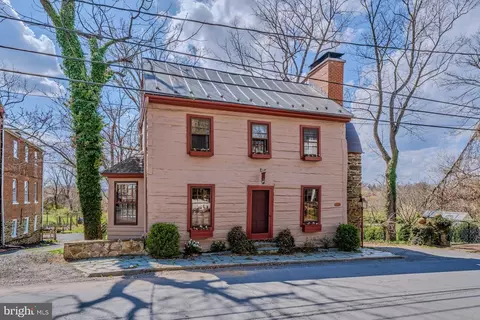 40145 Main St, Waterford, VA 20197