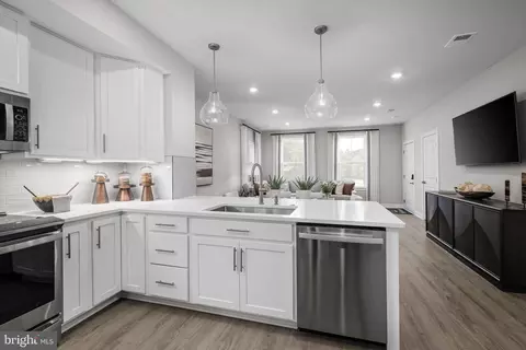 Kitchen - 43791 Metro Ter, Ashburn, VA 20147 photo 2 of 3