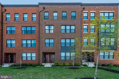 22379 Roanoke Rise Ter, Ashburn, VA 20148