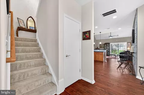 Entry Way - 44348 Sunset Maple Dr, Ashburn, VA 20147 photo 5 of 8