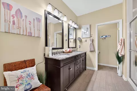 Bath - 44348 Sunset Maple Dr, Ashburn, VA 20147 photo 1 of 5