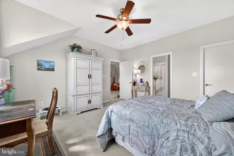 Bedroom - 44348 Sunset Maple Dr, Ashburn, VA 20147 photo 2 of 2