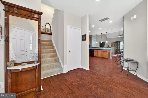 Entry Way - 44348 Sunset Maple Dr, Ashburn, VA 20147 photo 2 of 8