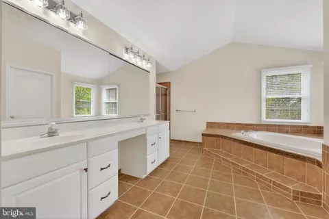 Bath - 43355 La Belle Pl, Ashburn, VA 20147 photo 1 of 4