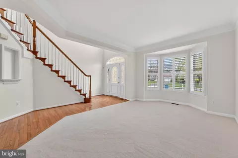 Living - 43355 La Belle Pl, Ashburn, VA 20147 photo 3 of 7