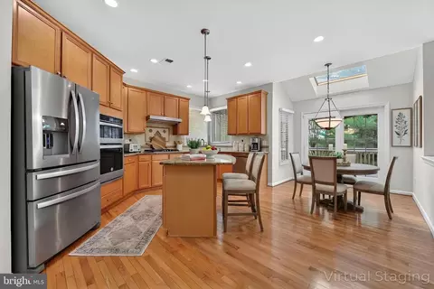 Kitchen - 43355 La Belle Pl, Ashburn, VA 20147 photo 1 of 6