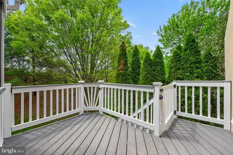 Exterior - 43355 La Belle Pl, Ashburn, VA 20147 photo 4 of 10
